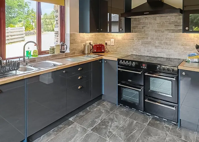 Helm View * Windermere